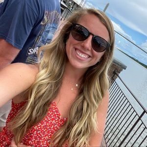 Meet your Posher, Makenzie